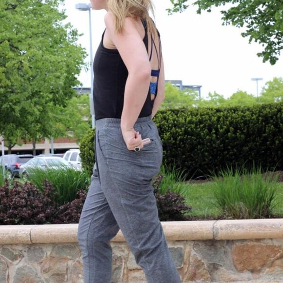 Lululemon & go Keepsake Grey STudio Jogger Pant - Size 8 - Picture 13 of 17